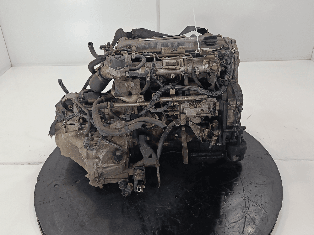 Двигатель к Nissan  Almera Tino (00-06)