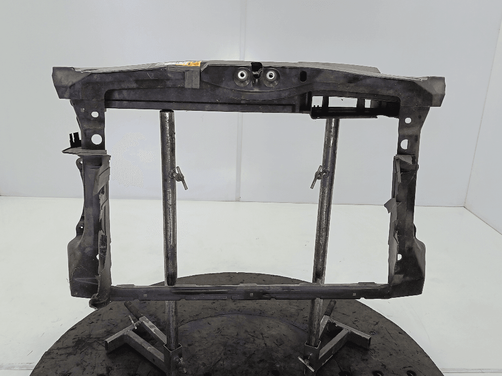 Передняя панель крепления облицовки (телевизор) к Skoda Octavia A5 (04-08)