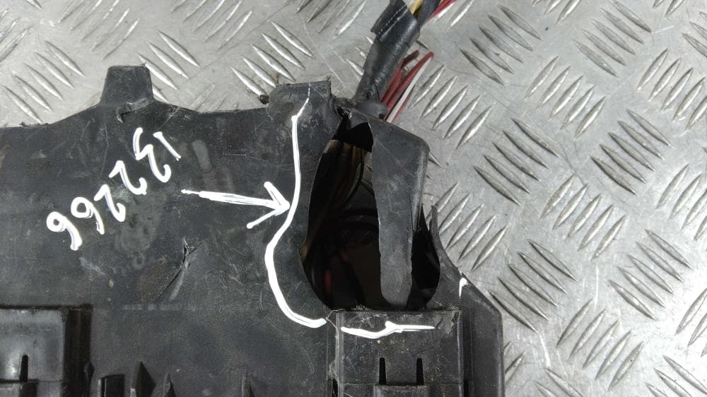 Блок предохранителей к Renault Laguna 2 (01-05)