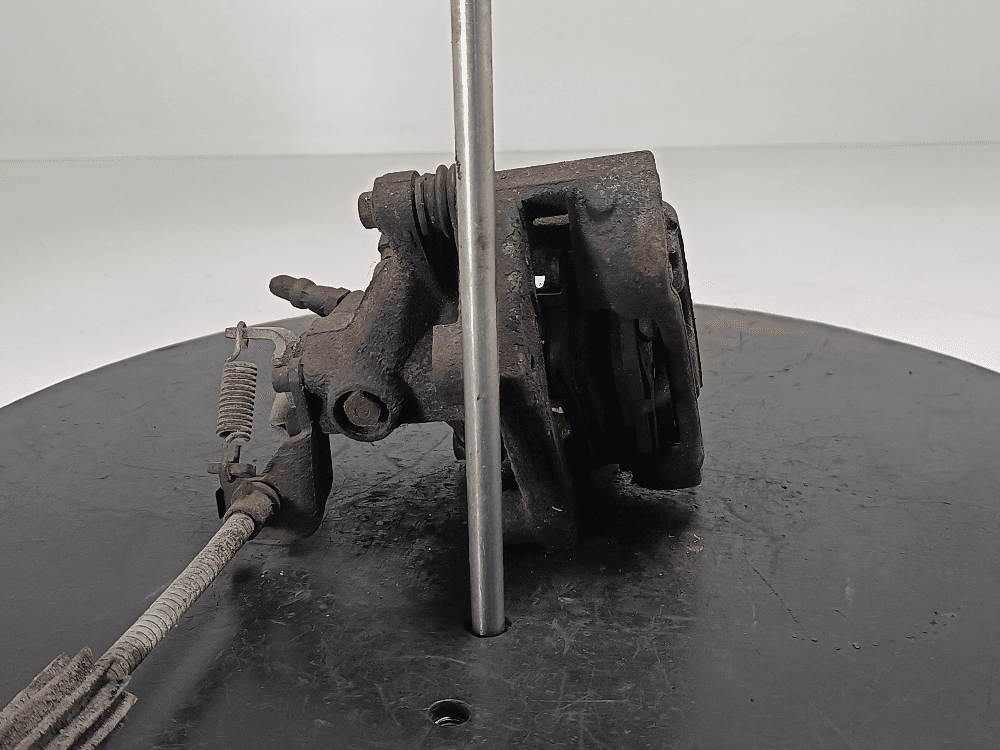 Суппорт задний левый к Ford Mondeo 3 (01-03)