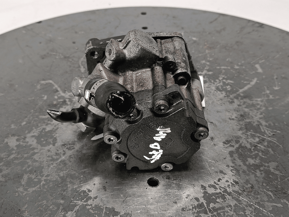 Насос гидроусилителя руля к Audi A4 B7 (04-09)