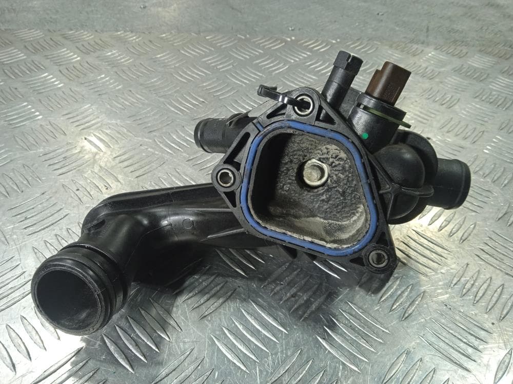 Корпус термостата к Mini Cooper R56 (06-10)