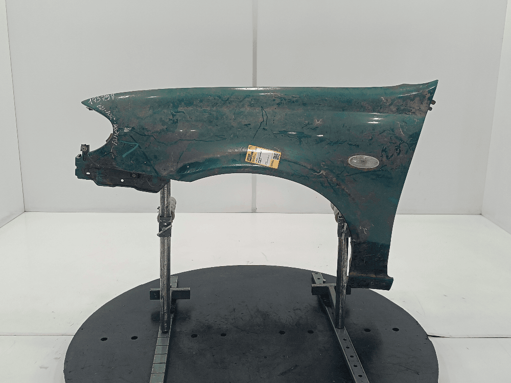 Крыло переднее левое к Nissan  Almera N16 (00-03)