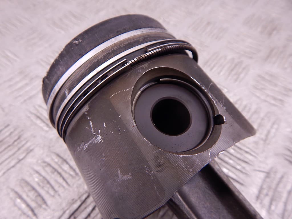 Поршень к BMW 5 E39 (95-00)