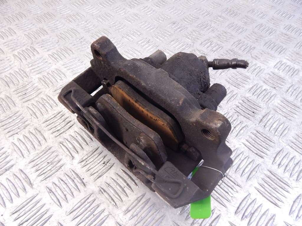 Суппорт передний правый к Volkswagen Touran 1 (03-07)