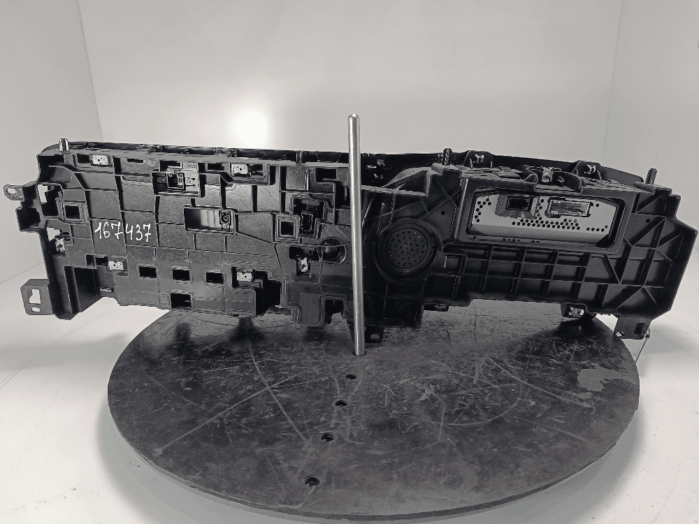 Щиток приборов (приборная панель) к Volkswagen Touareg 3 (18-24)