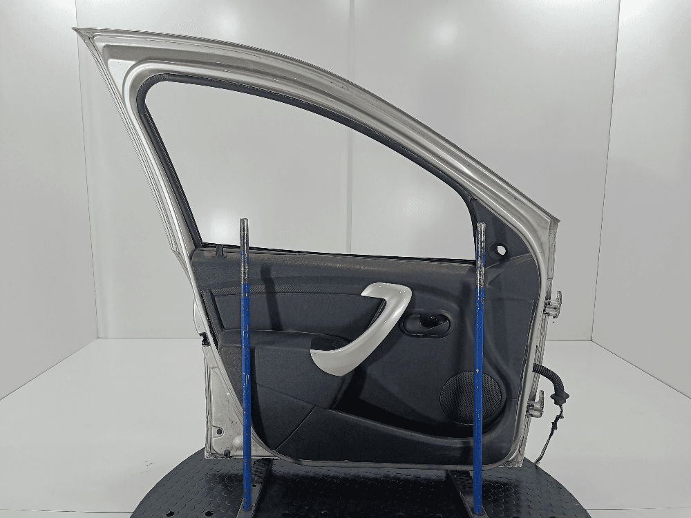 Дверь передняя левая к Renault Sandero Stepway 1 (09-14)