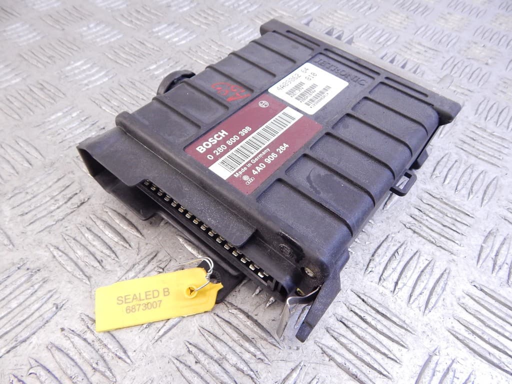 Блок управления двигателем к Audi 80 B4 (91-96)