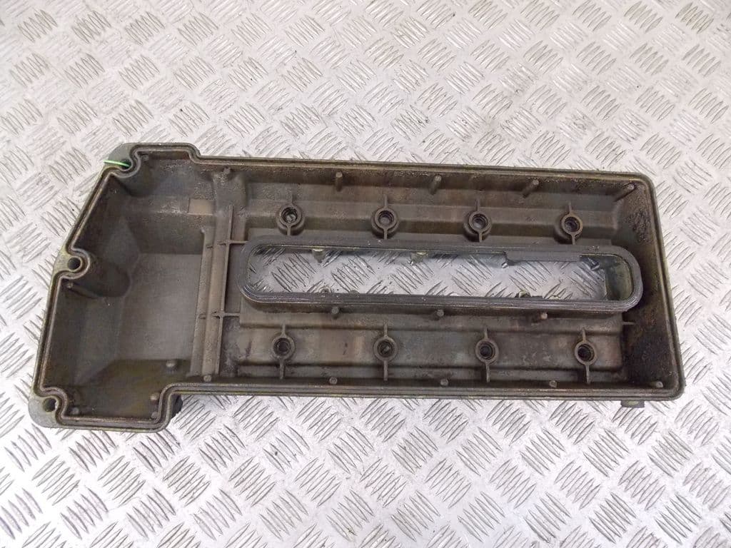 Клапанная крышка к BMW 7 E38 Рестайлинг (98-01)