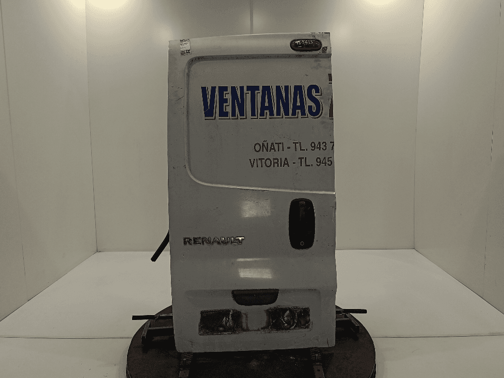 Дверь задняя распашная левая к Renault Trafic 2 (01-06)