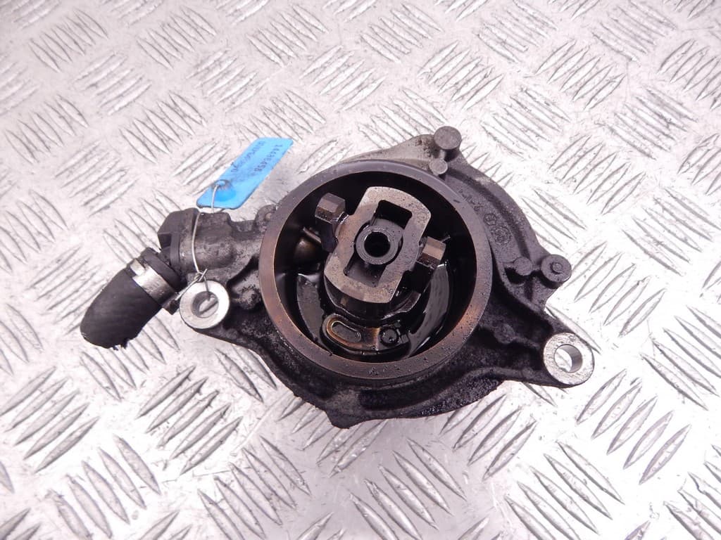 Насос вакуумный к BMW 5 E60/E61 (02-07)