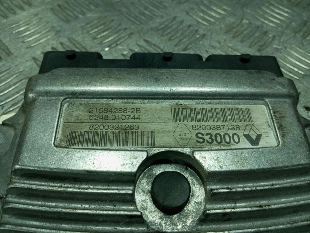 Блок управления двигателем к Renault Megane 2 (02-06)