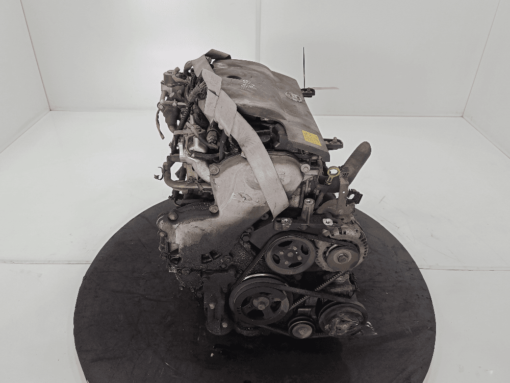 Двигатель к Nissan  Almera Tino (00-06)