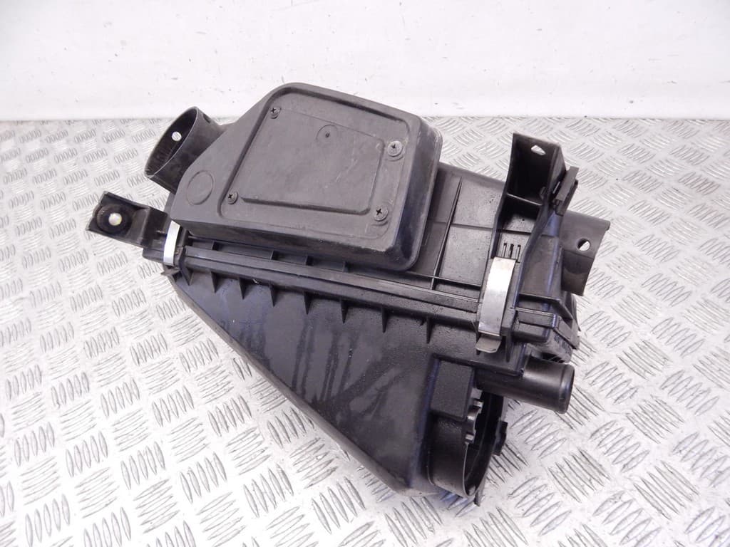 Корпус воздушного фильтра к Volvo V40 1 (96-00)