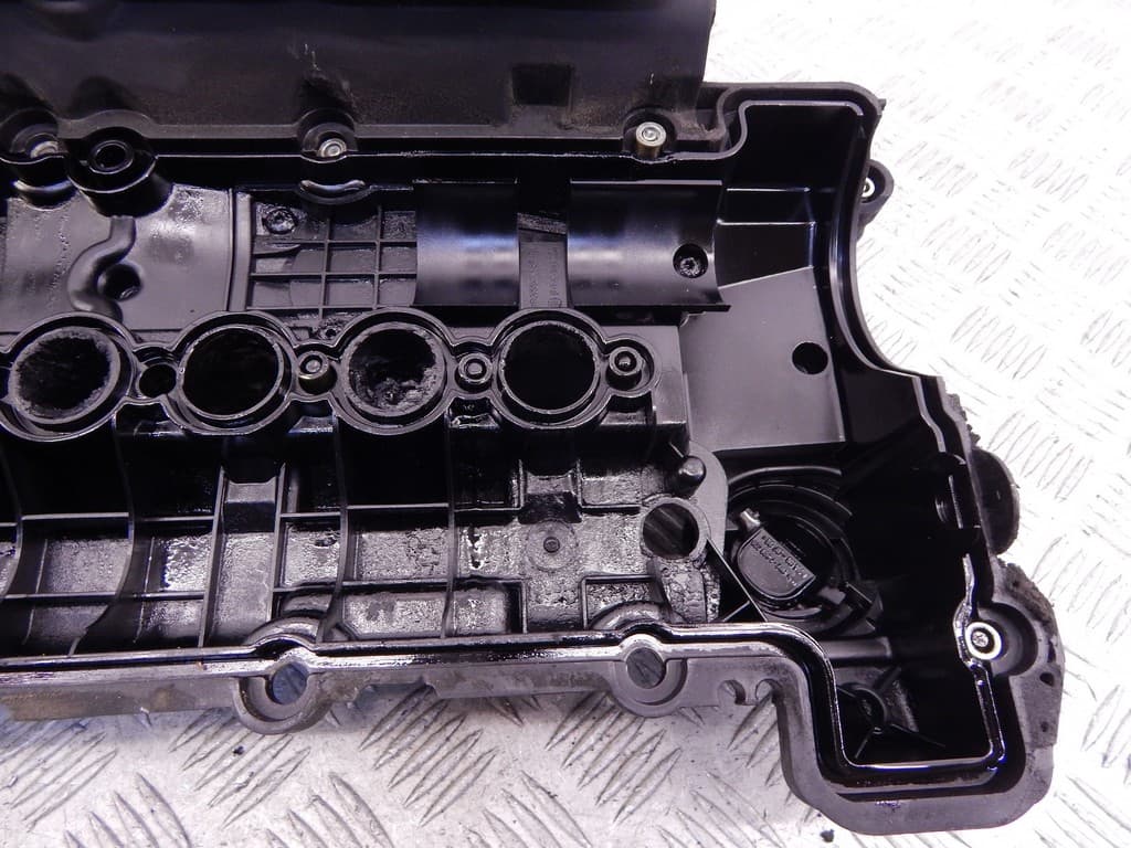 Клапанная крышка к BMW 3 E46 (97-03)