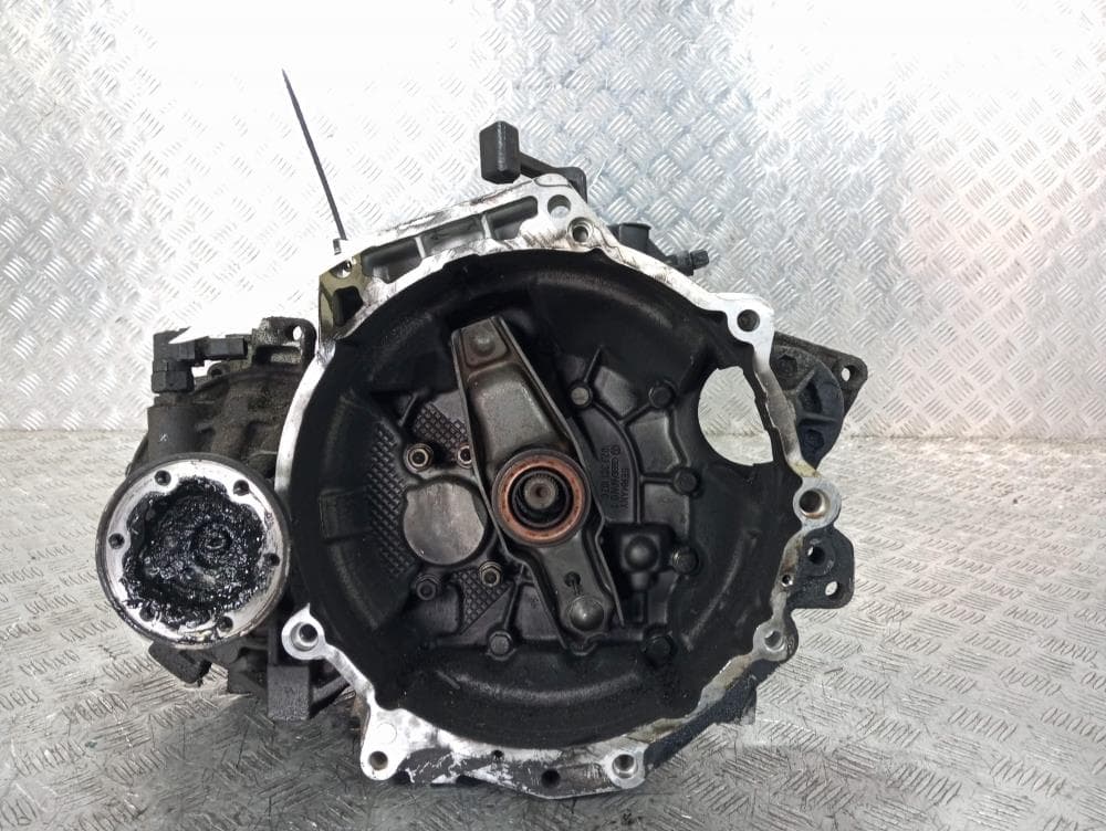 КПП механическая (МКПП) к Volkswagen Golf 4 (97-06)