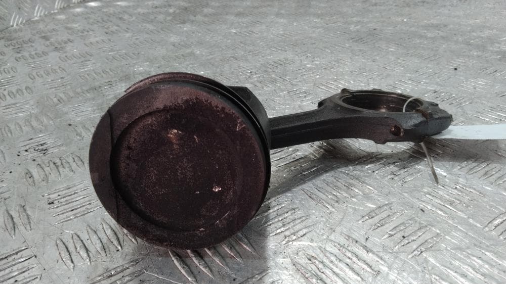 Поршень к Audi A4 B5 (94-99)