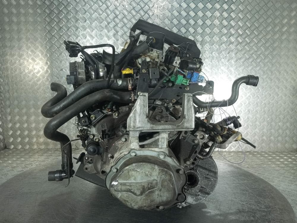 Двигатель к Citroen C5 1 (01-04)