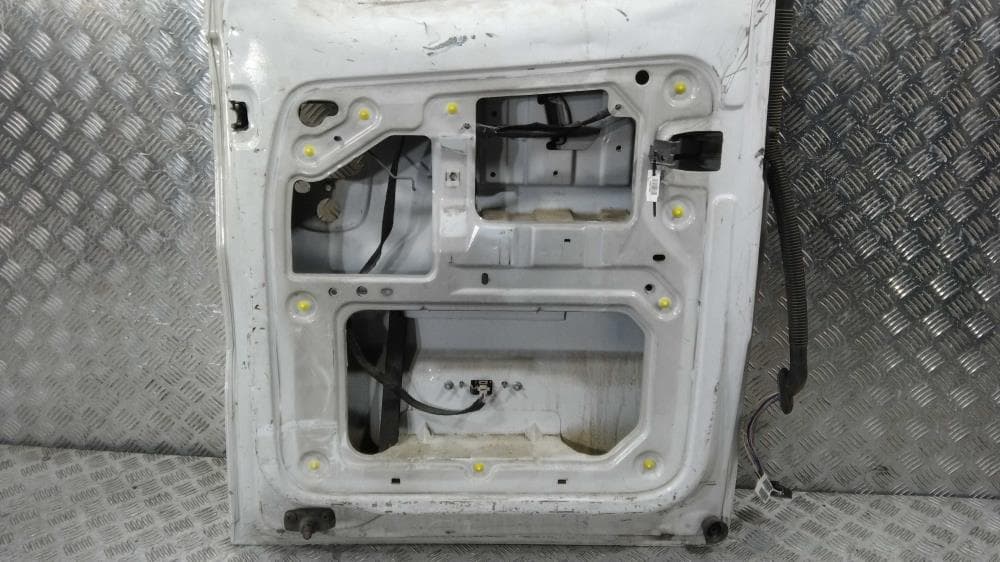Дверь задняя распашная левая к Renault Trafic 2 (01-06)