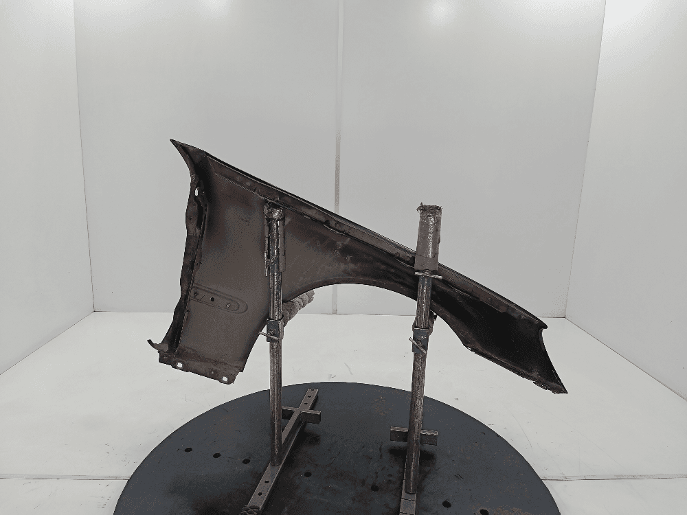 Крыло переднее левое к Mercedes C Class W203/S203/CL203 (00-04)