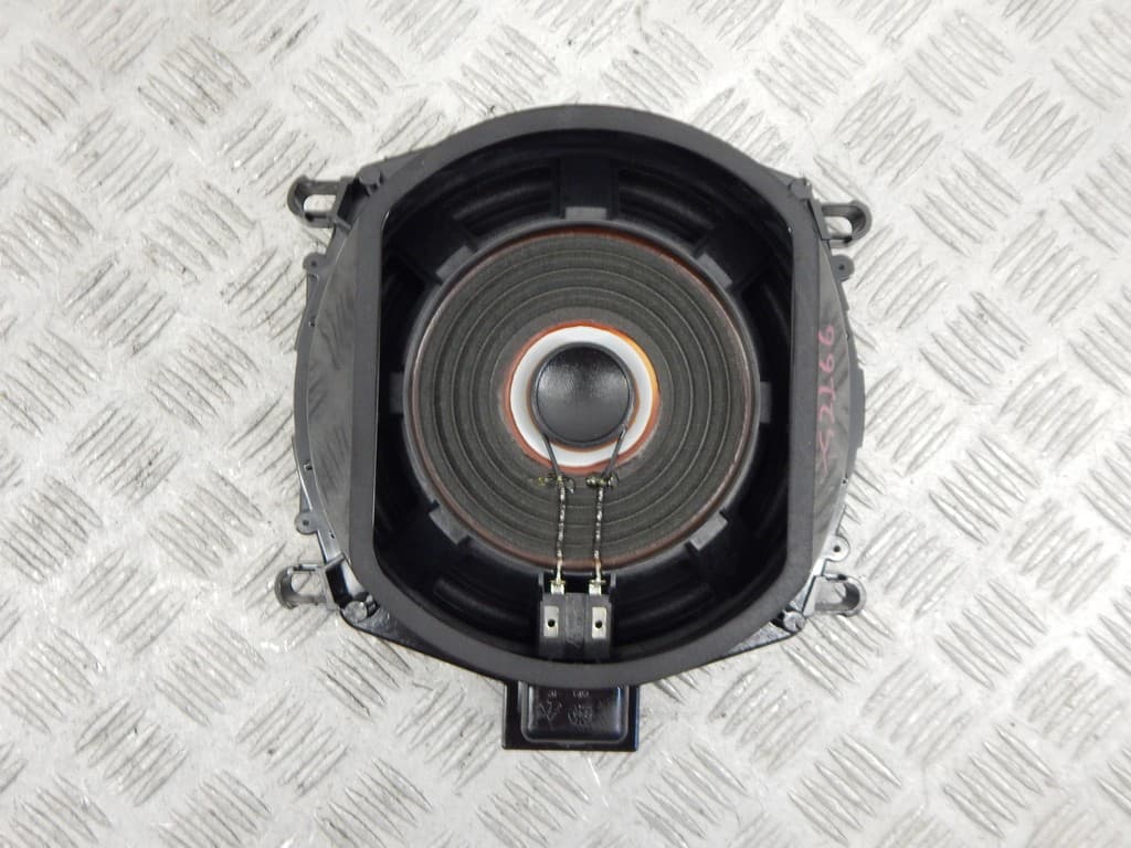 Сабвуфер к BMW X5 E70 (06-10)