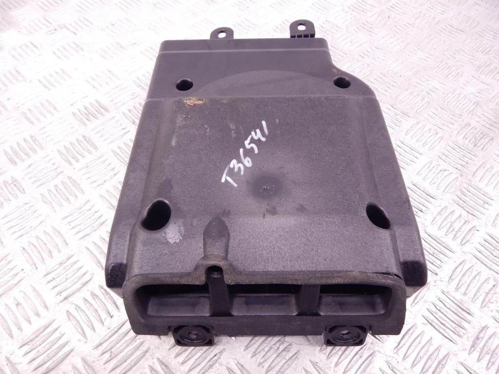 Сабвуфер к BMW 7 E65/E66 (01-05)