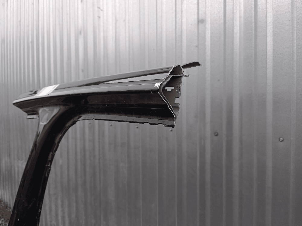 Стойка кузовная центральная левая к Volkswagen Touareg 3 (18-24)