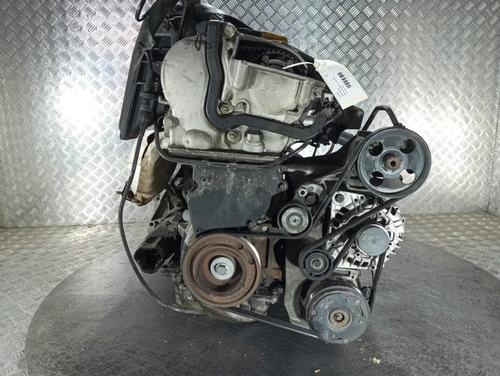 Двигатель к Renault Laguna 2 (01-05)