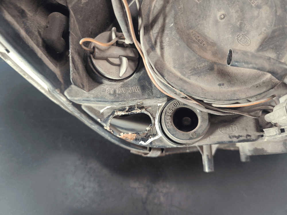 Фара левая к Nissan  Primera P12 (02-08)