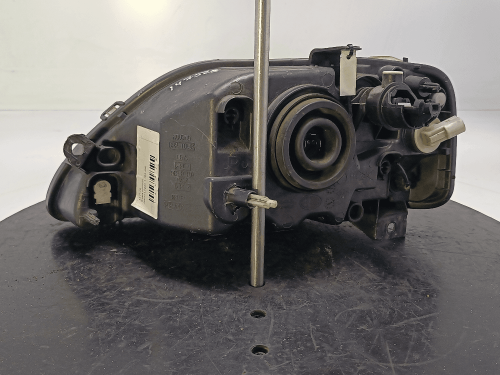 Фара правая к Dacia Logan 1 (04-08)