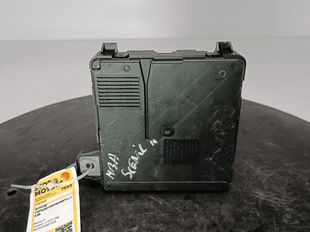 Блок предохранителей к Renault Scenic 2 (03-06)