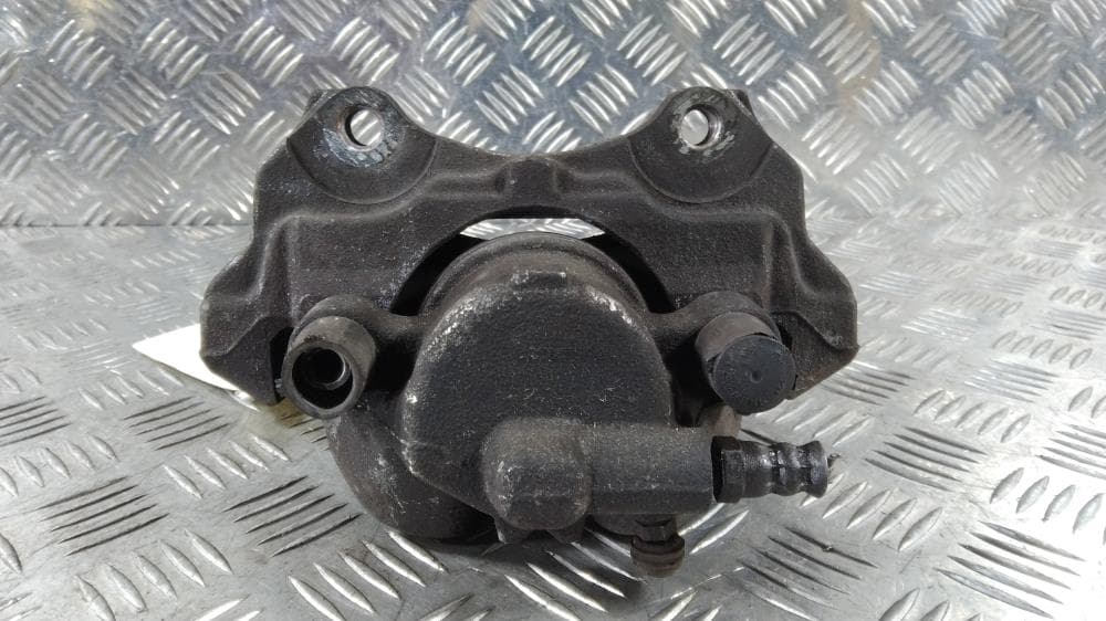 Суппорт передний левый к Opel Corsa E (14-19)