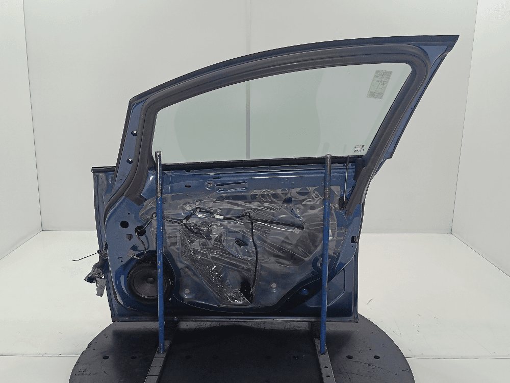 Дверь передняя правая к Opel Astra J (09-12)