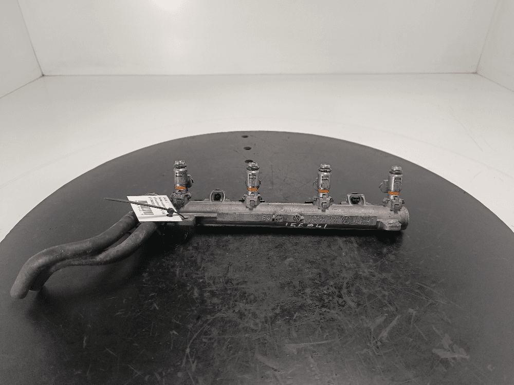 Топливная рампа к Volkswagen Golf 4 (97-06)