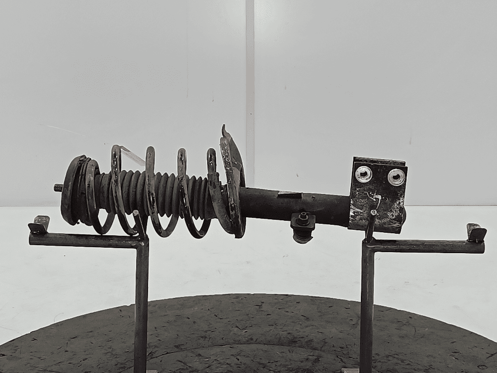 Стойка передняя правая к Peugeot 3008 1 (10-13)