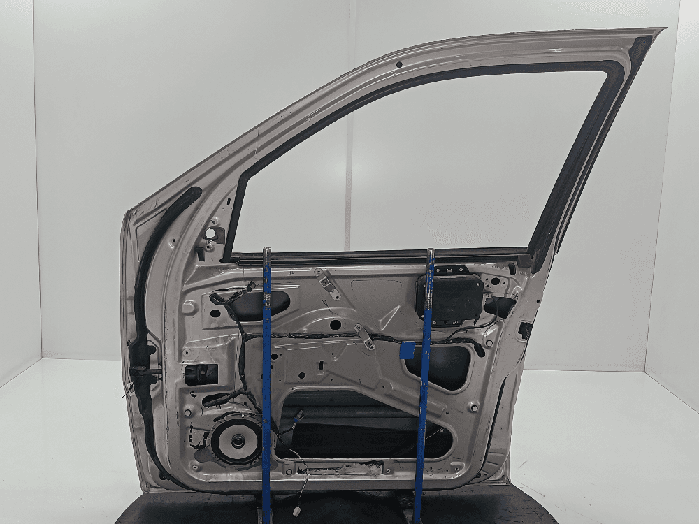 Дверь передняя правая к Mercedes ML W163 (97-01)