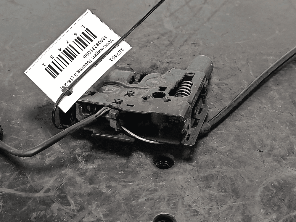 Замок капота к Volkswagen Touareg 3 (18-24)