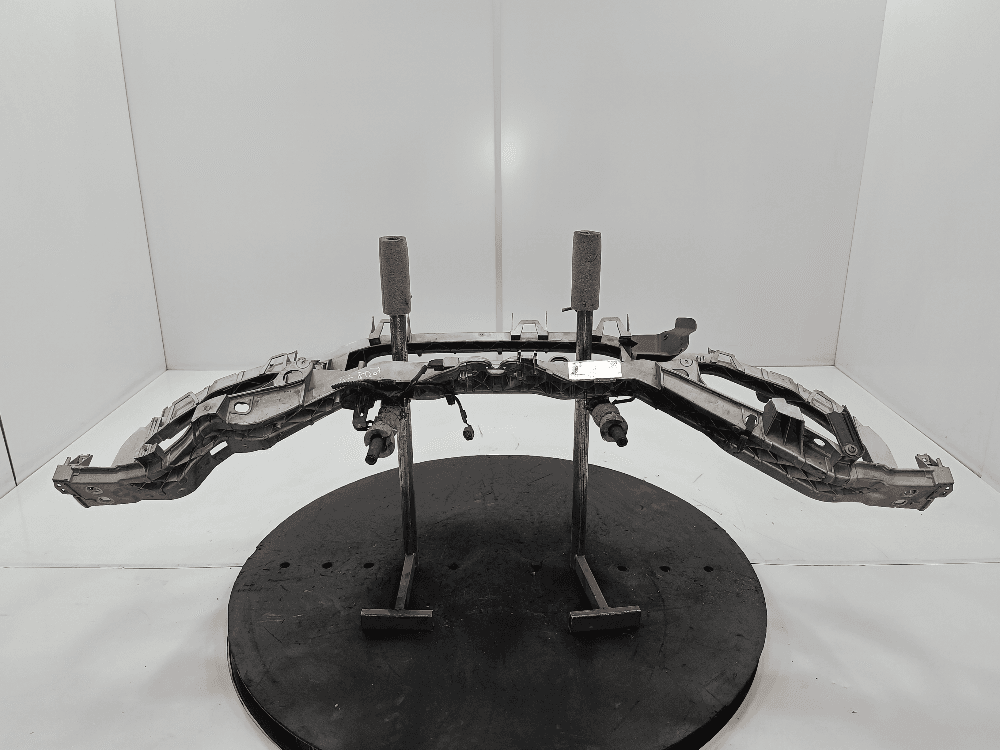 Передняя панель крепления облицовки (телевизор) к Ford C-Max 1 (03-07)