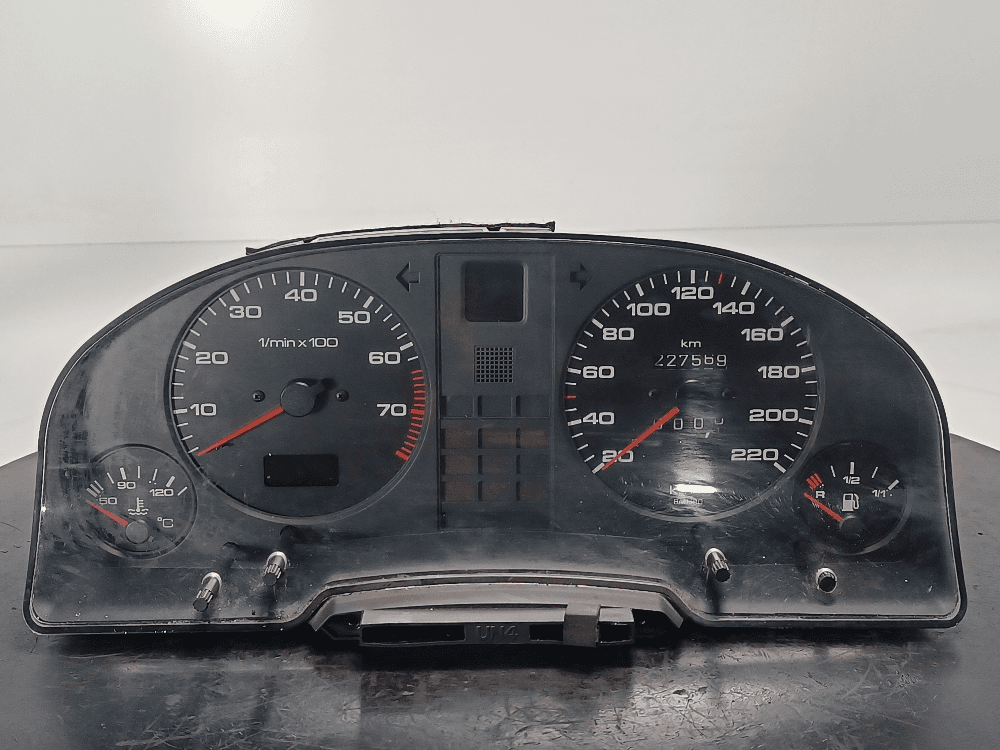 Щиток приборов (приборная панель) к Audi 80 B4 (91-96)