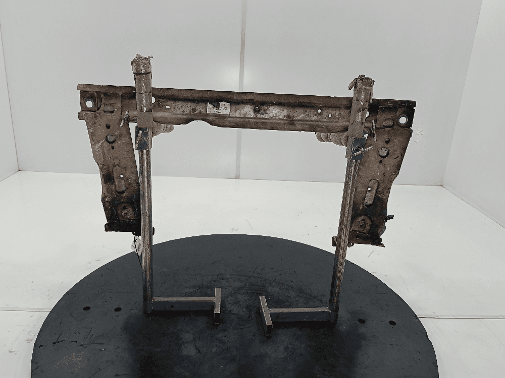 Балка под радиатор к Renault Megane 2 (02-06)