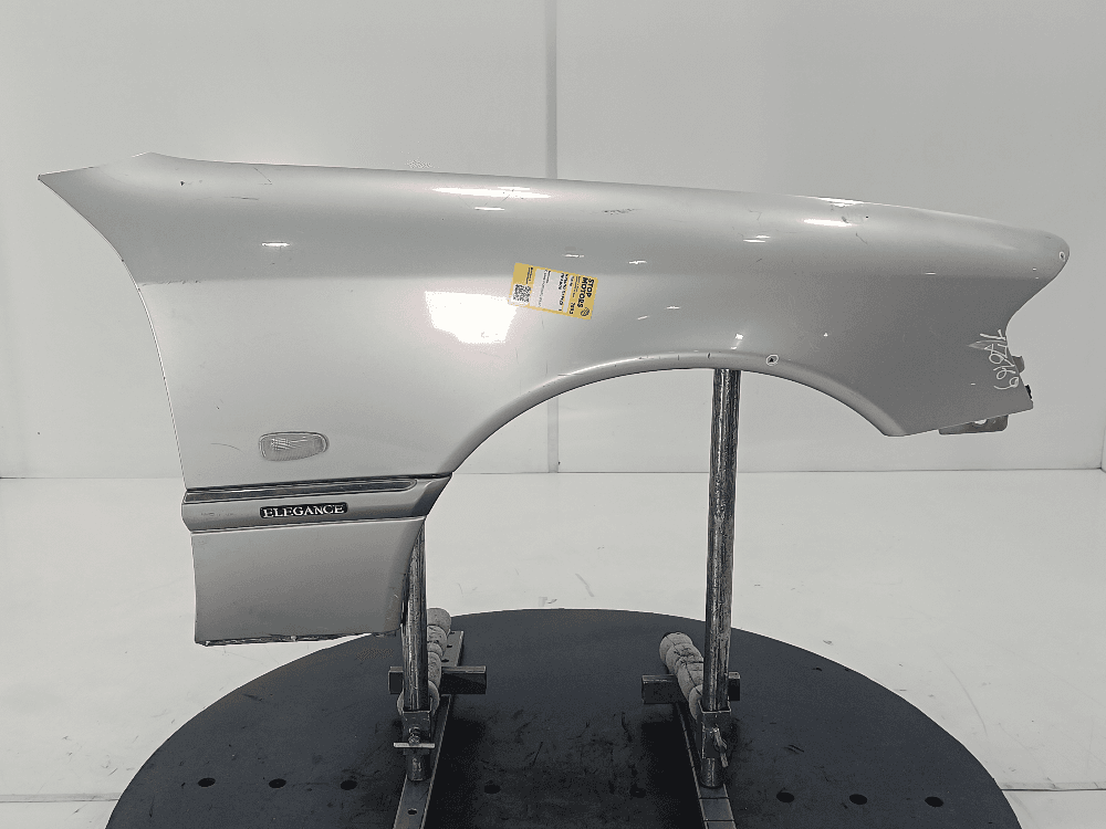 Крыло переднее правое к Mercedes C Class W202/S202 (93-97)