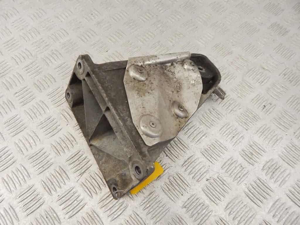 Кронштейн двигателя к BMW 5 E60/E61 (02-07)