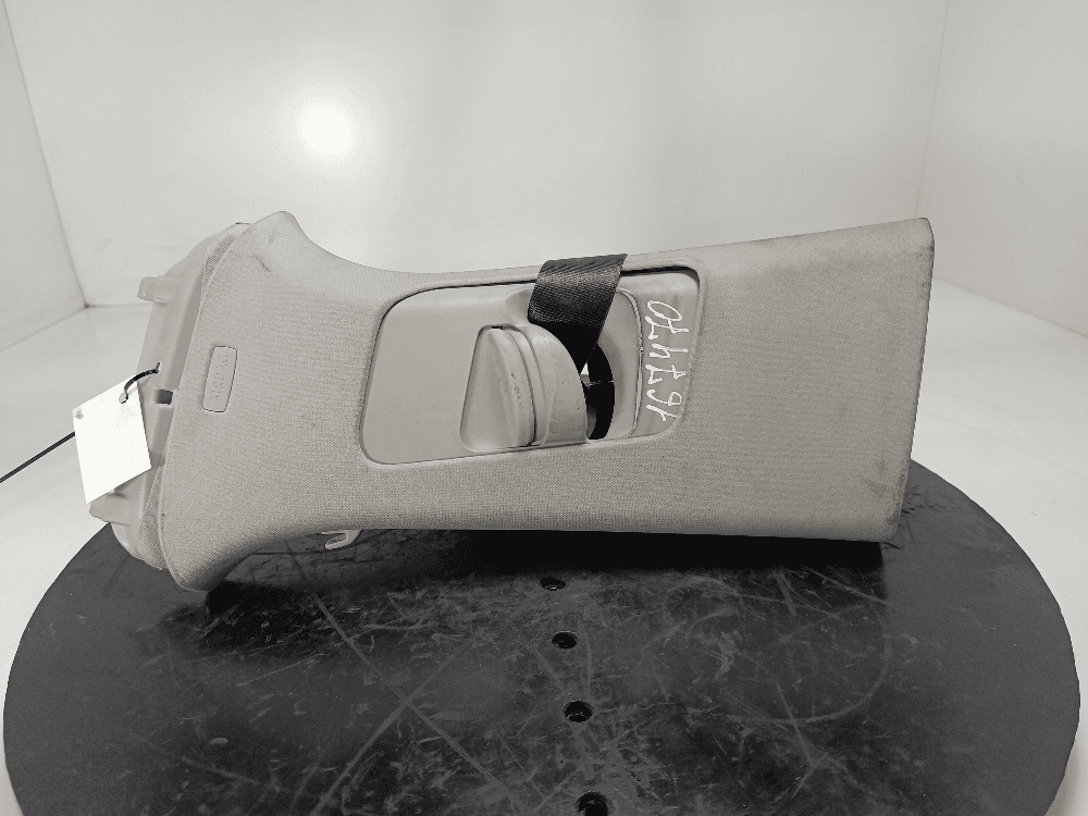 Обшивка стойки центральной левой к Volkswagen Touareg 3 (18-24)