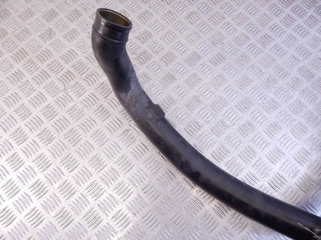 Патрубок интеркулера к Volvo V70 2 (00-05)