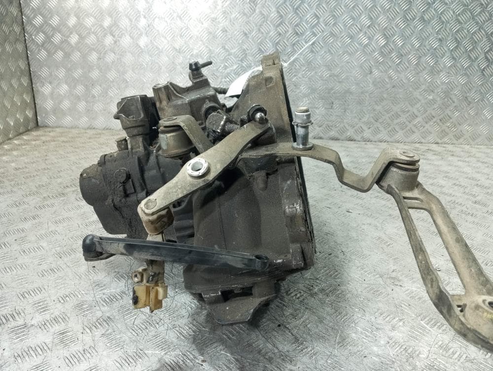 КПП механическая (МКПП) к Opel Corsa D (06-11)