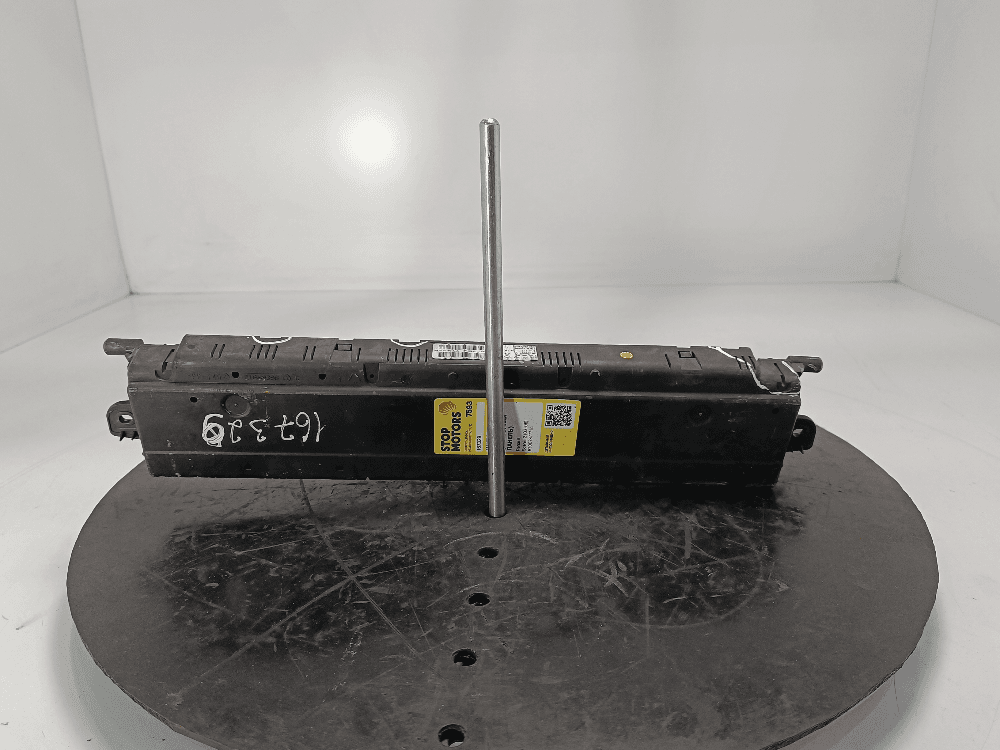 Щиток приборов (приборная панель) к Renault Scenic 2 (03-06)