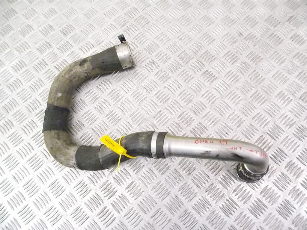 Патрубок интеркулера к Buick Encore 1 (12-16)