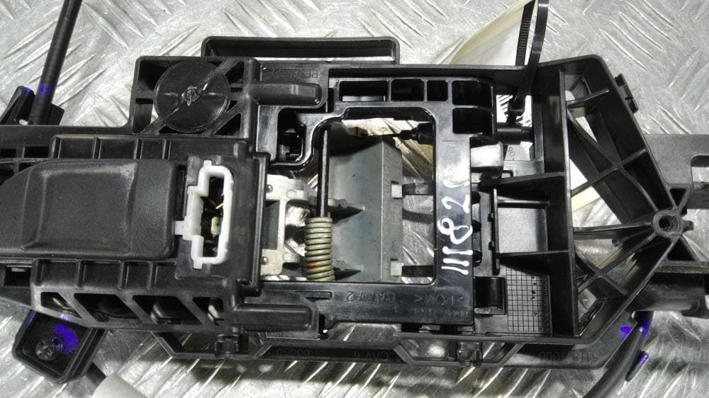 Кронштейн ручки двери к Jeep Grand Cherokee WL (21-24)