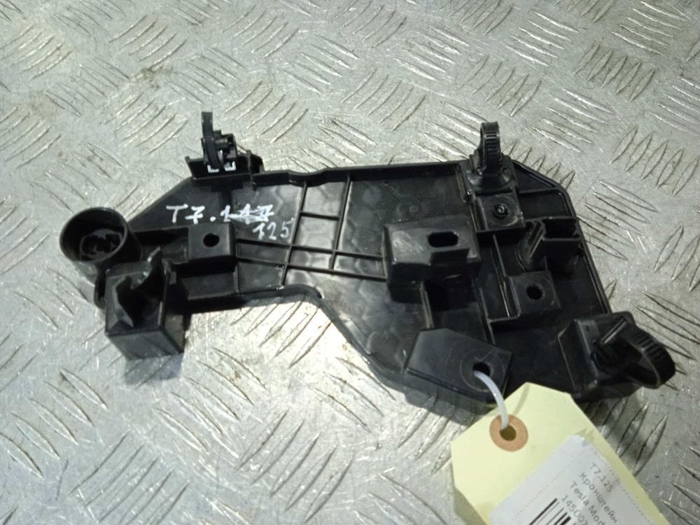 Кронштейн к Tesla Model X (15-21)