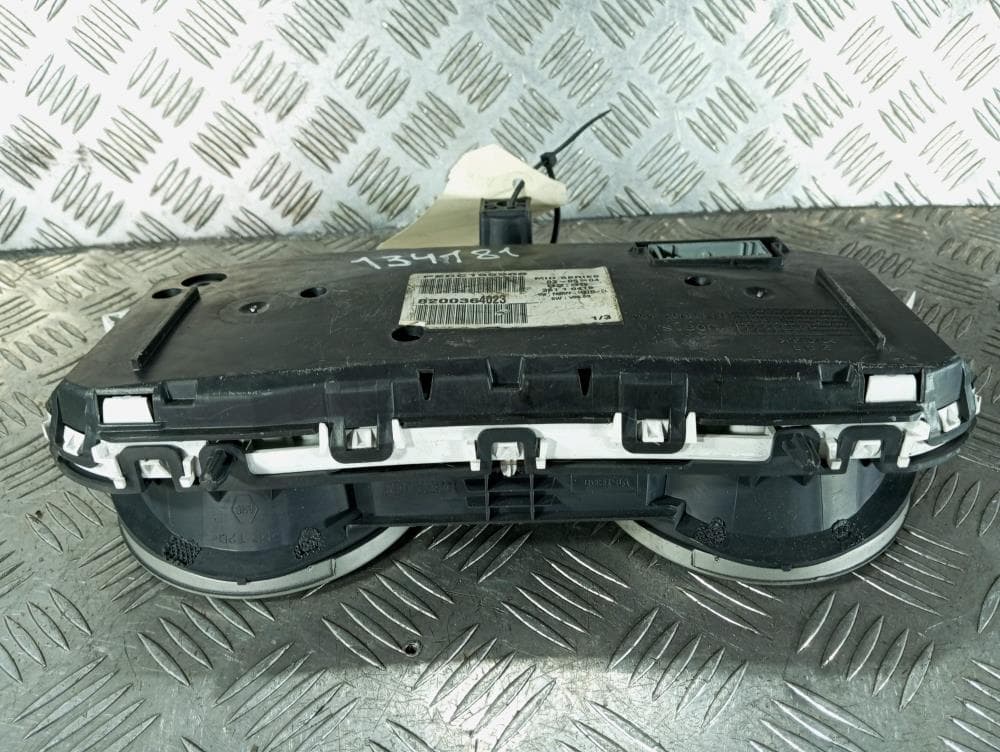 Щиток приборов (приборная панель) к Renault Megane 2 (02-06)